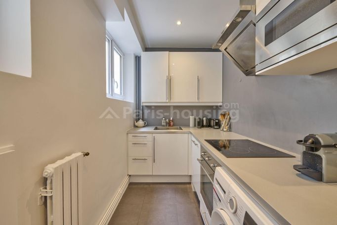 Apartment to rent in Paris 16, 2 bedroom, €3,200 - 220410