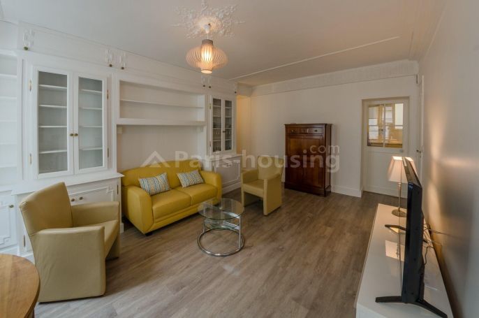 Apartment to rent in Paris 7, 2 bedroom, €1,800 - 180218