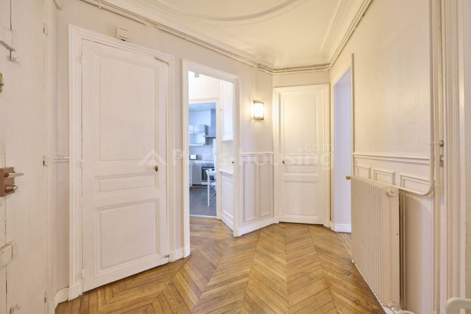 Apartment to rent in Paris 17, 2 bedroom, €2,605 - 220409