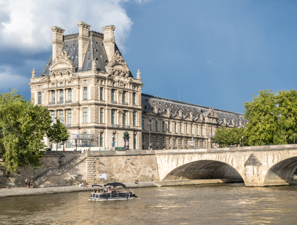 Seine et Musée du Louvre, Paris 1er arrondissement